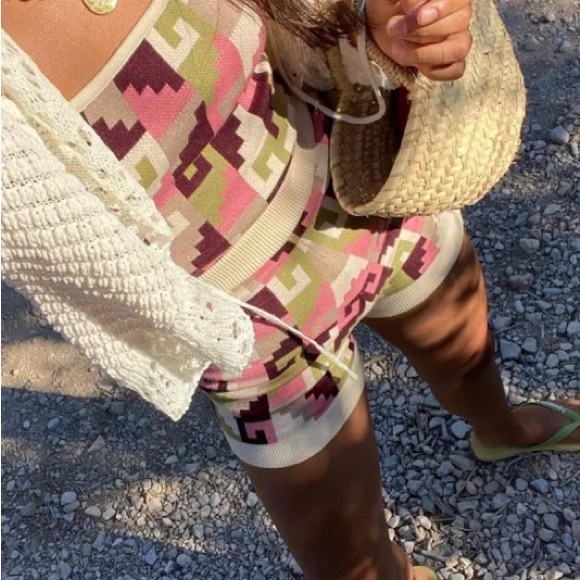 Colorful Geometric Knit Set - Picture 2 of 2